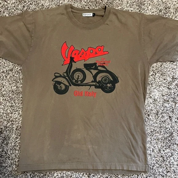 Vespa bike t-shirt - Picture 1 of 4